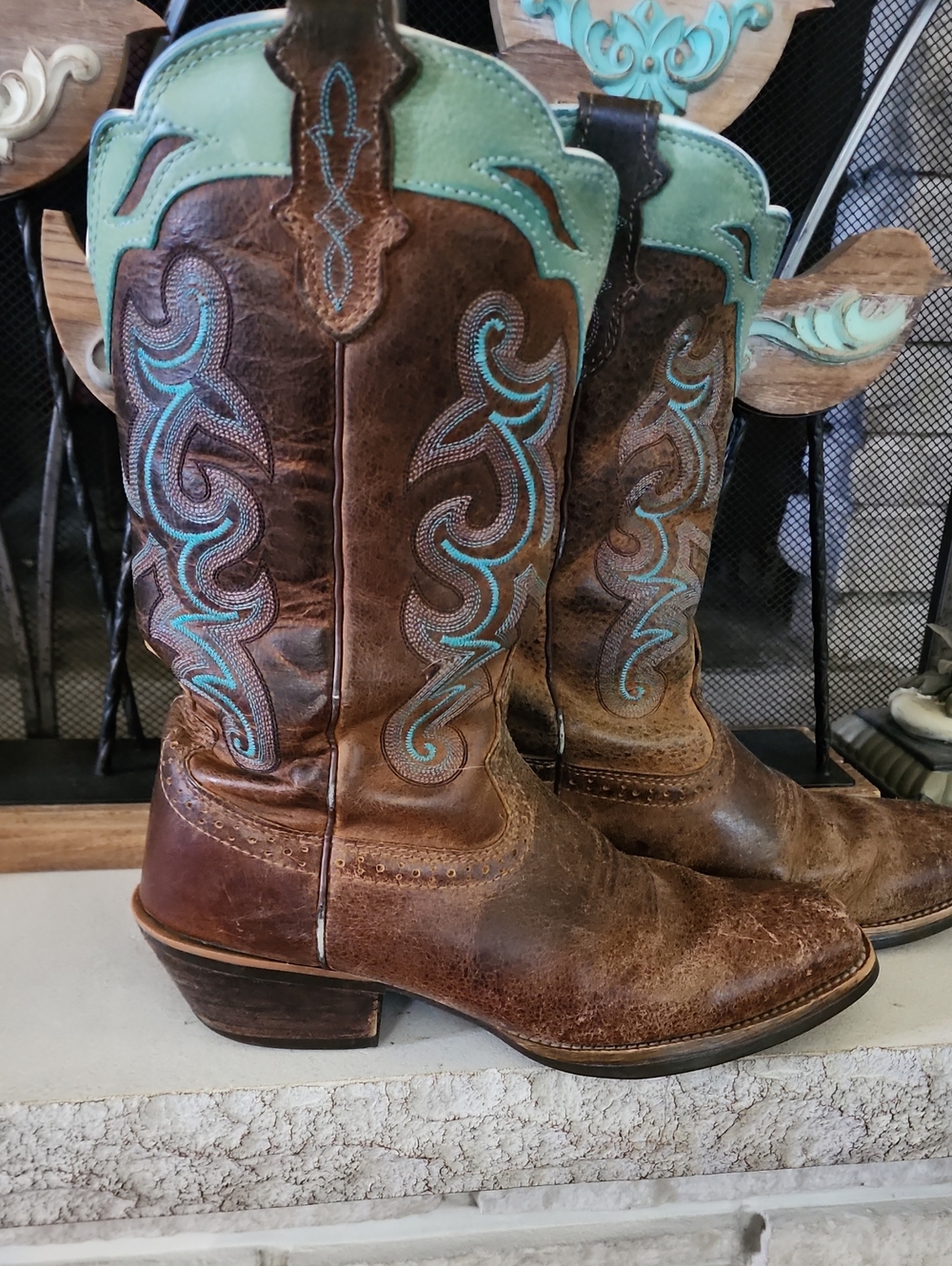 JUSTIN Brown Leather Western Boots with Turquoise Accents